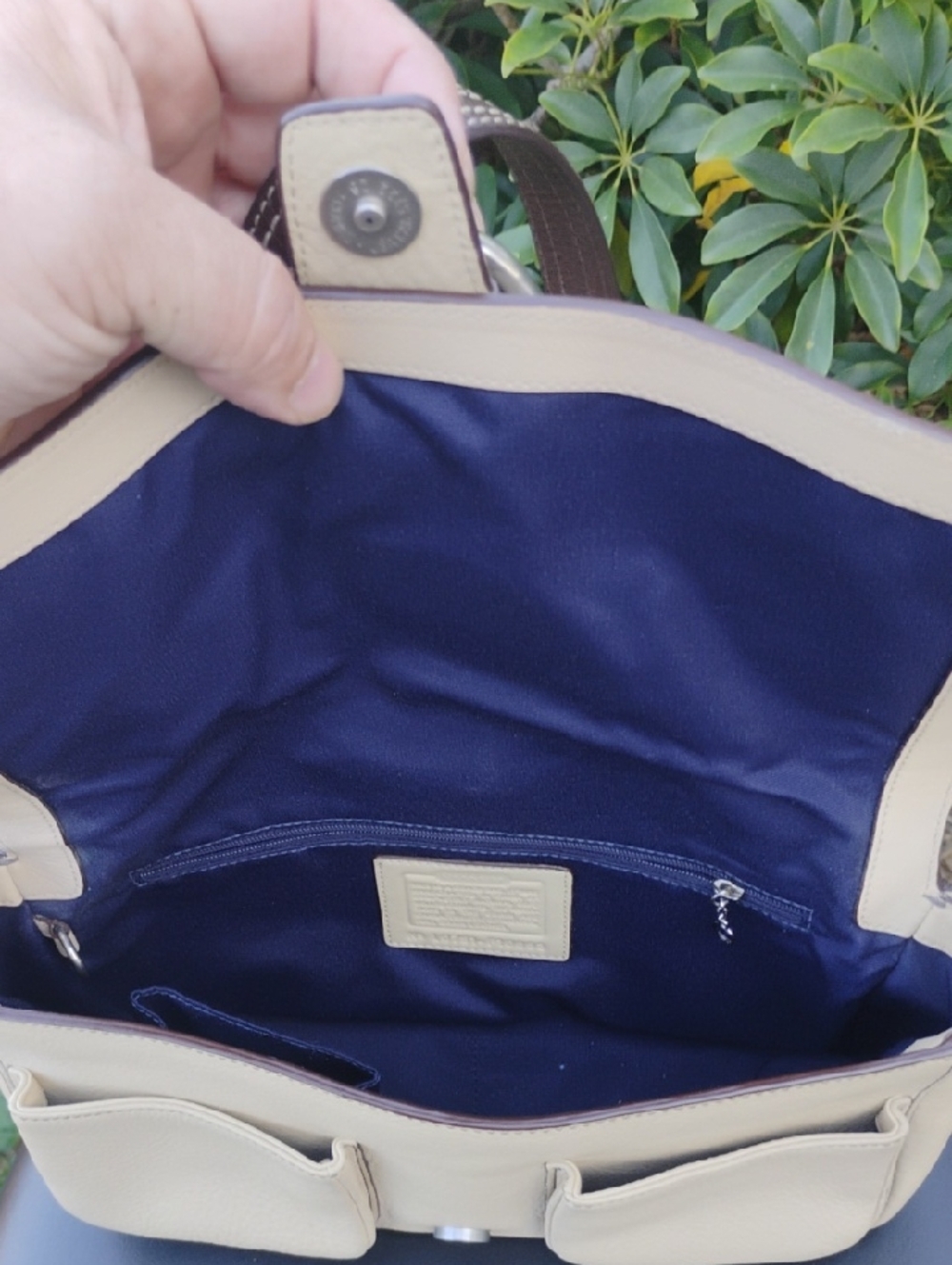 Coach Chelsea F10893 In Beige Pebbled Leather 2010 Bag In Great Condition - Picture 9 of 10